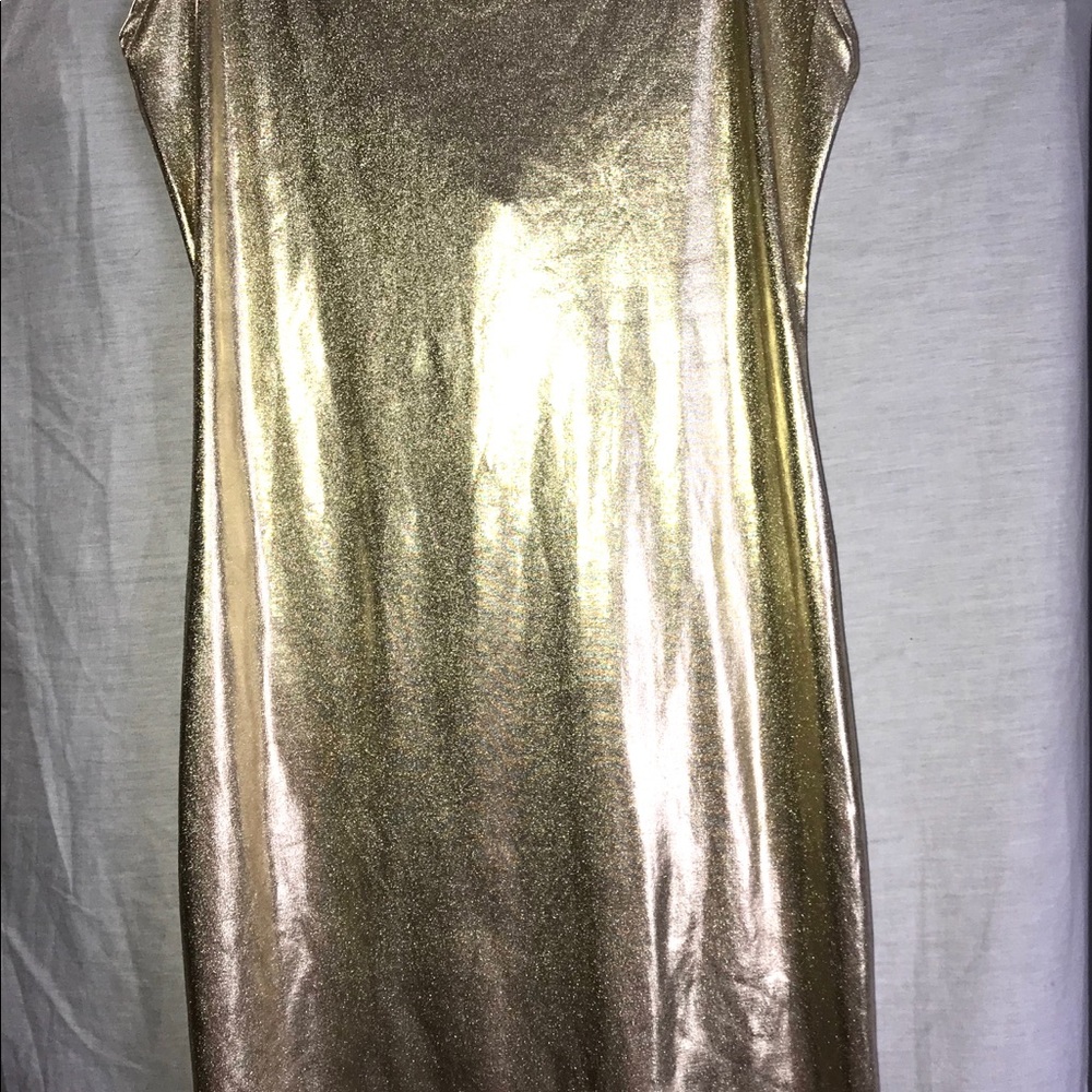 Gold dress - Picture 3 of 4
